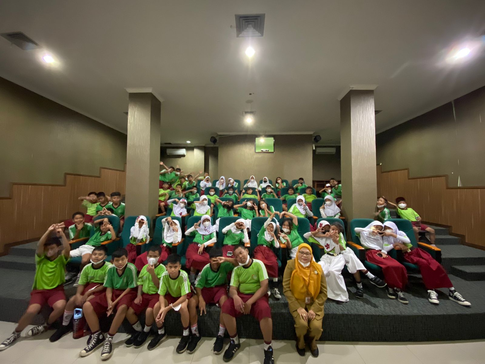 KETUPAT BETAWI : Ketemu Pemustaka Bareng Team Wisata Literasi SDN Petojo Selatan 01